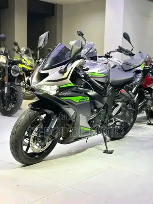 Nouveau Kawasaki Ninja ZX6R 2024 Noir