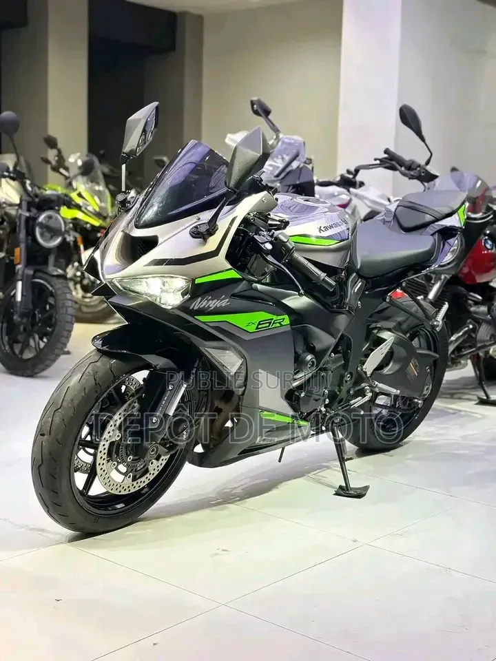 Nouveau Kawasaki Ninja ZX6R 2024 Noir
