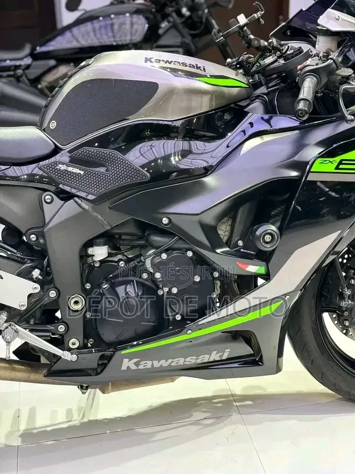 Nouveau Kawasaki Ninja ZX6R 2024 Noir