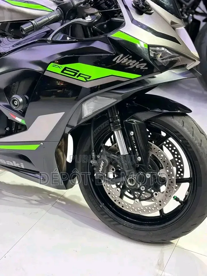 Nouveau Kawasaki Ninja ZX6R 2024 Noir