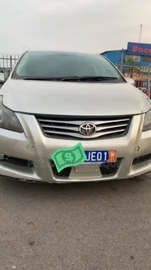 Toyota Auris 2007 Doré