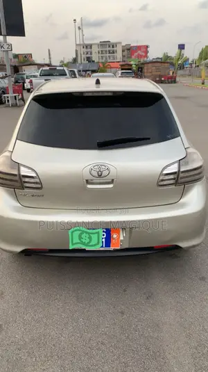 Toyota Auris 2007 Doré