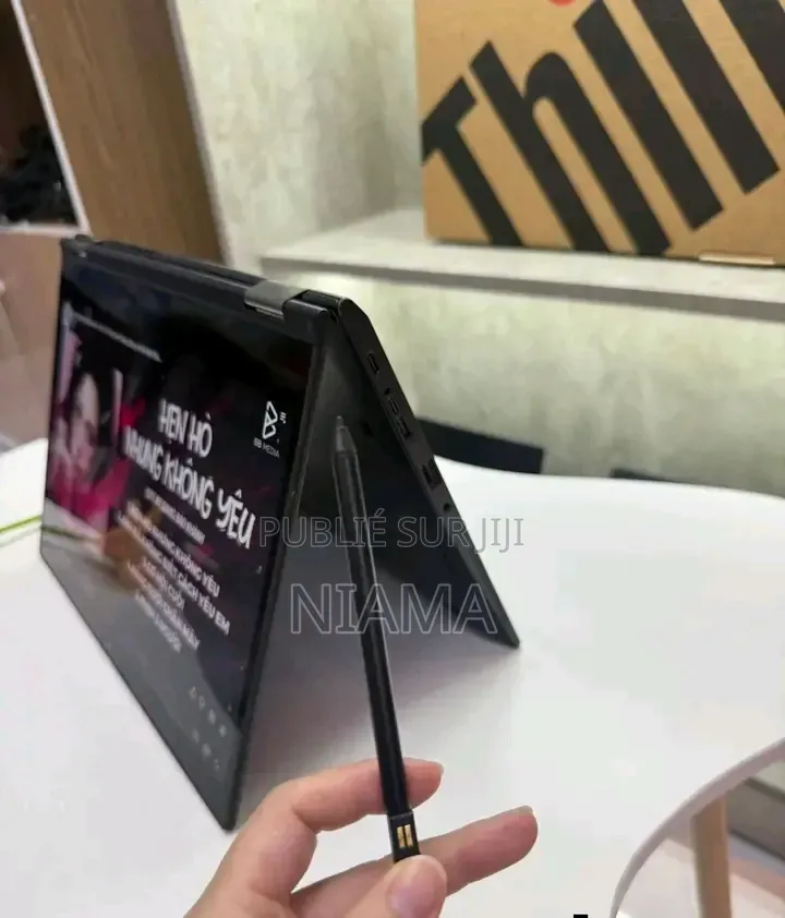 Nouveau Lenovo Yoga 260 16GB Intel Core i5 SSD 512GB