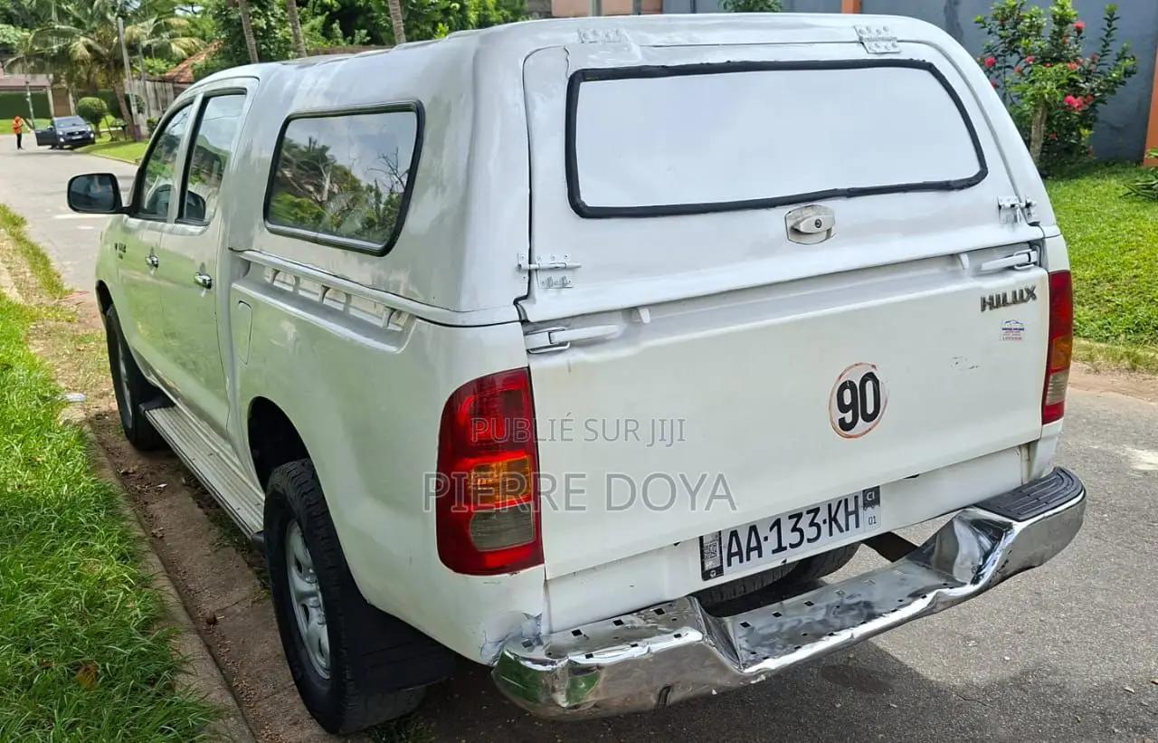 Toyota Hilux 2.5 D-4D 4X4 SRX 2010 Blanc