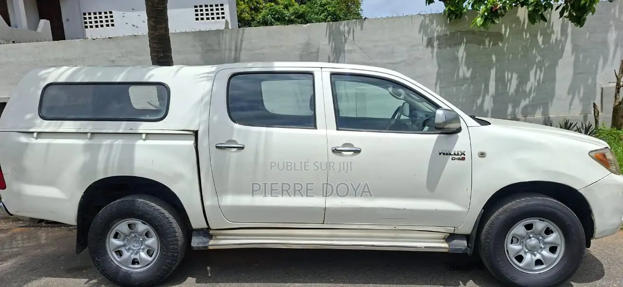 Toyota Hilux 2.5 D-4D 4X4 SRX 2010 Blanc