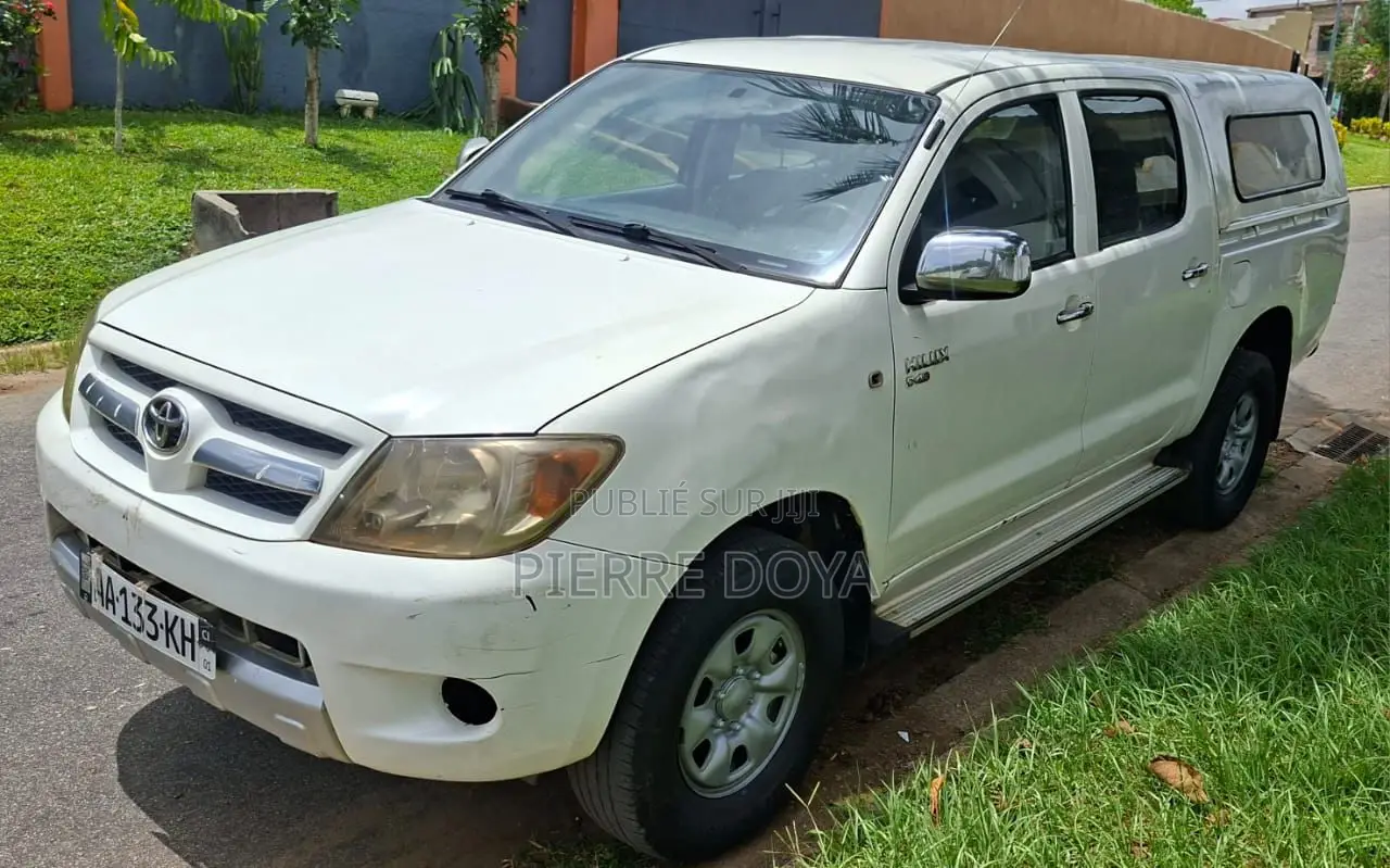 Toyota Hilux 2.5 D-4D 4X4 SRX 2010 Blanc