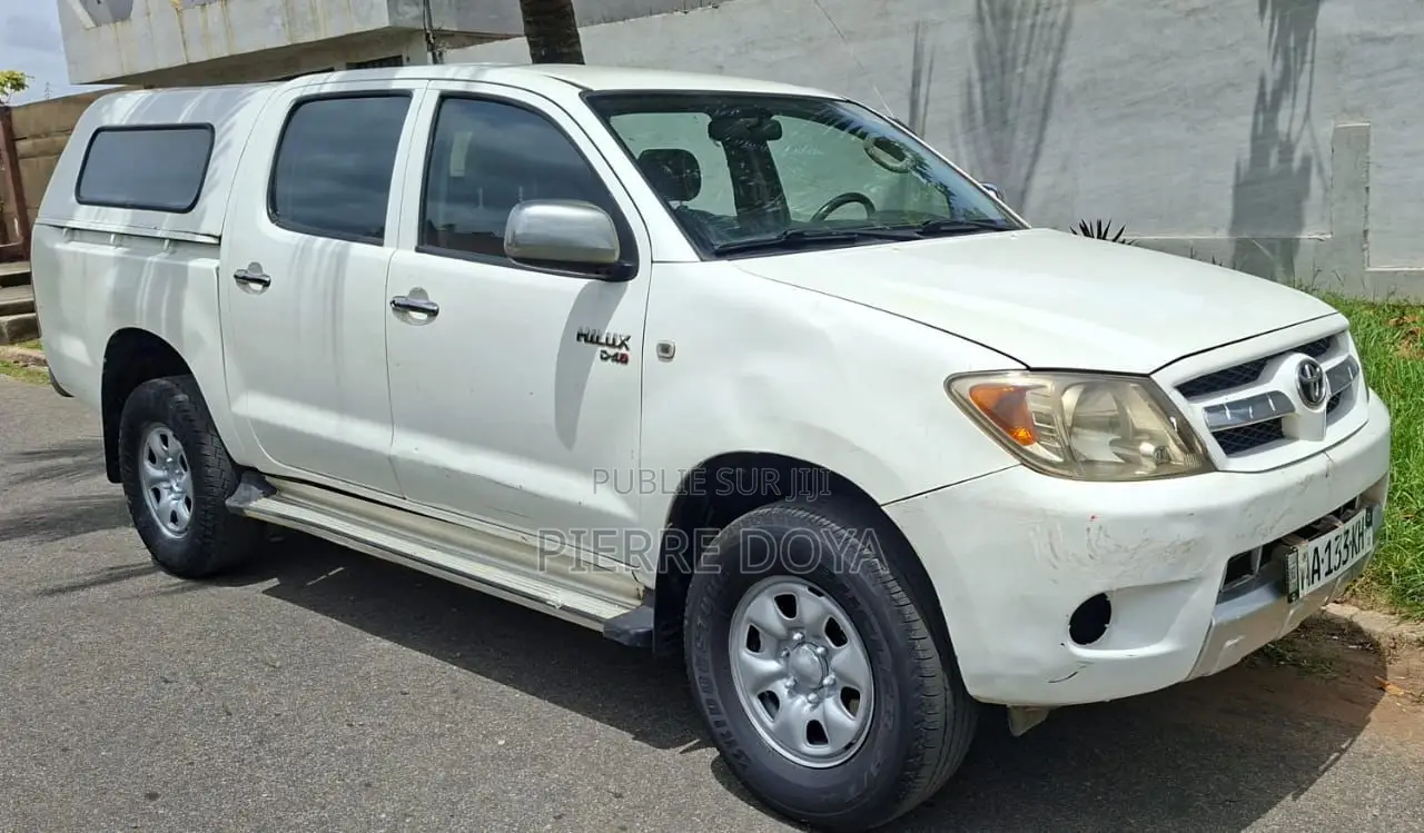 Toyota Hilux 2.5 D-4D 4X4 SRX 2010 Blanc