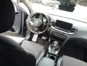 Kia Ceed 2023 Gris