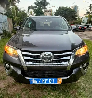 Toyota Fortuner 2021 Noir