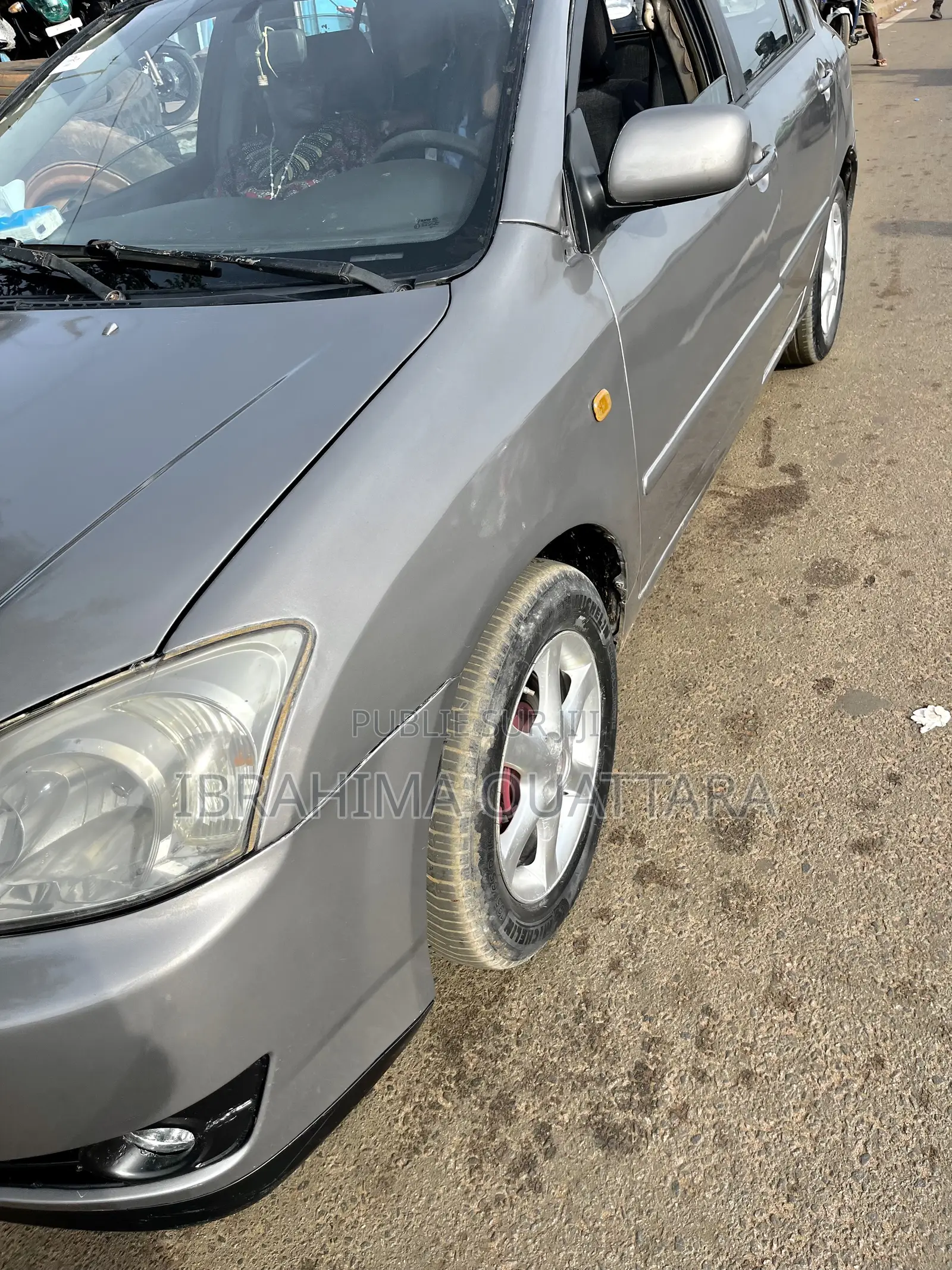 Toyota Corolla 1.4 2004 Gris