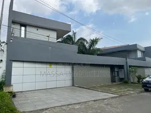 4chbre Villa dans Massa Immobilier, Cocody à Louer
