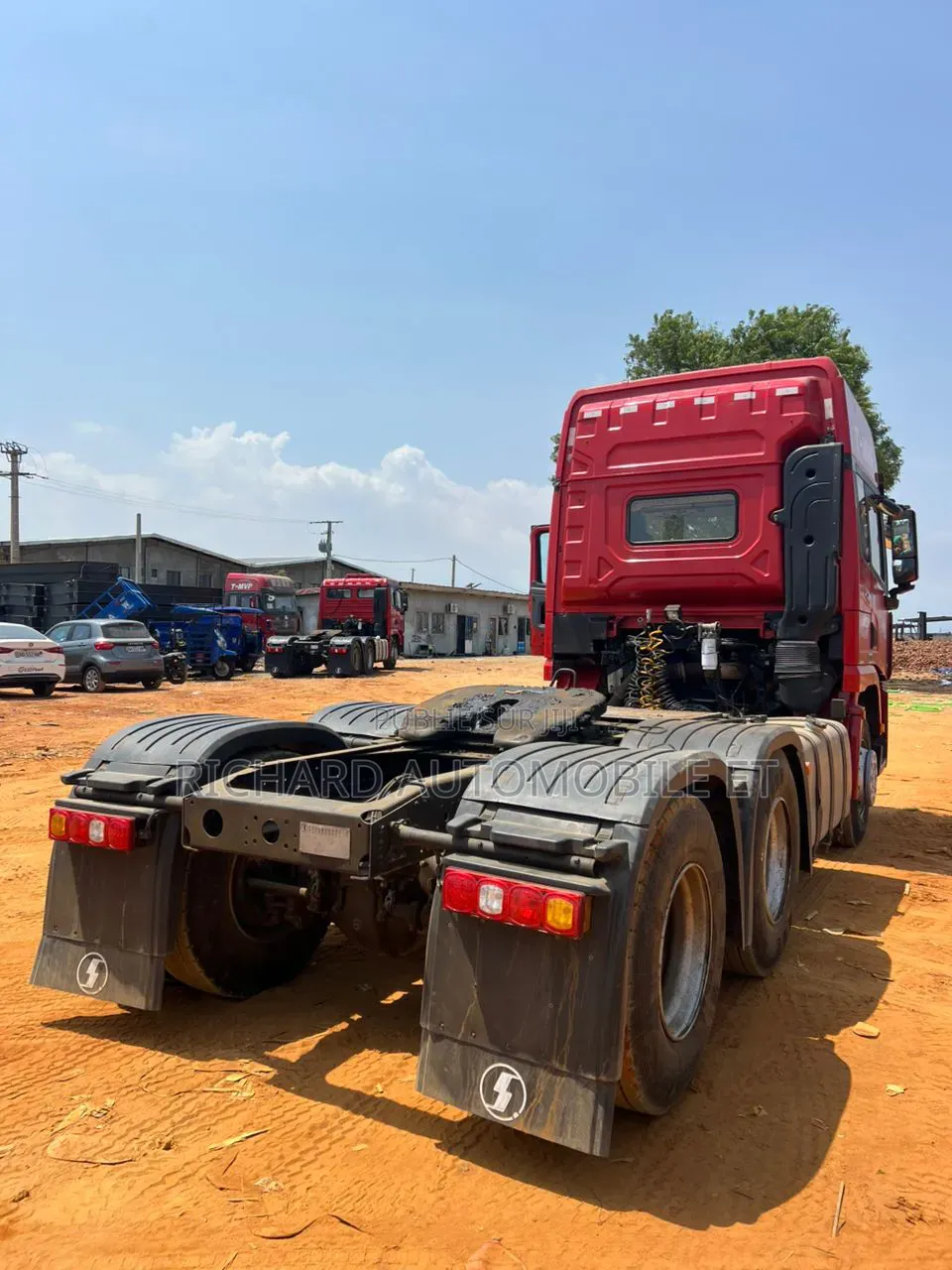 9 Tracteurs Shacman en Vente