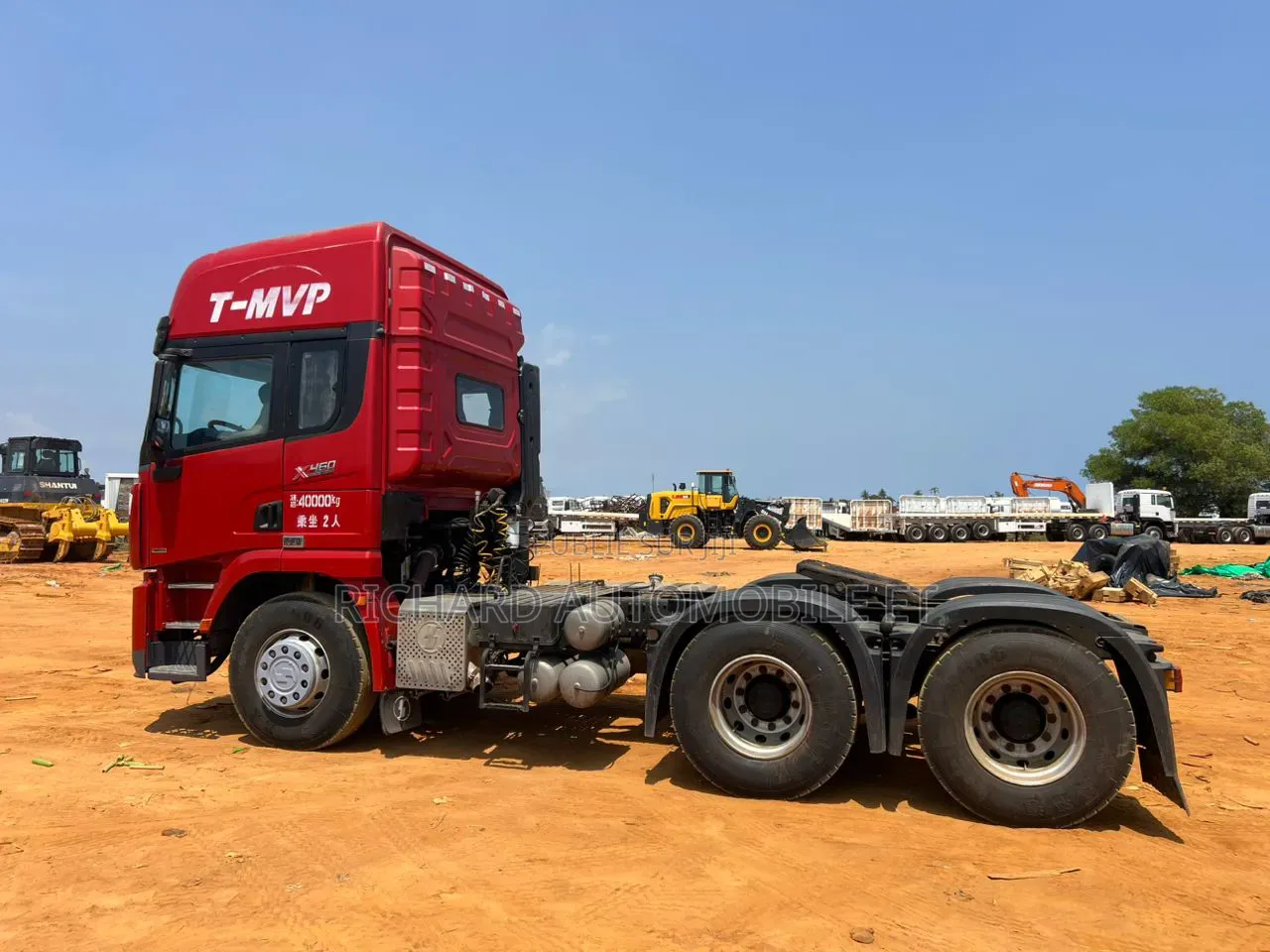 9 Tracteurs Shacman en Vente