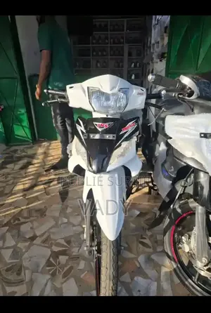 TVS Rockz 125 2025 Blanc
