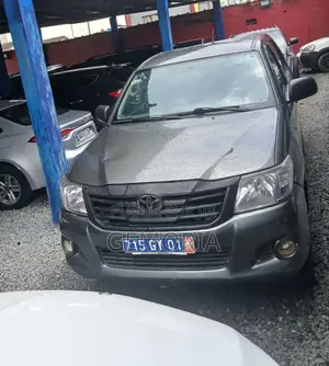 Toyota Hilux 2015 Gris