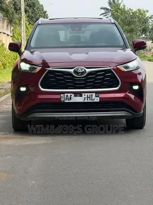 Toyota Highlander XLE 2021 Rouge