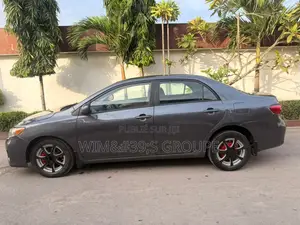 Toyota Corolla 2012 Gris