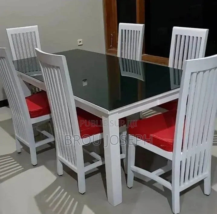 Table À Manger
