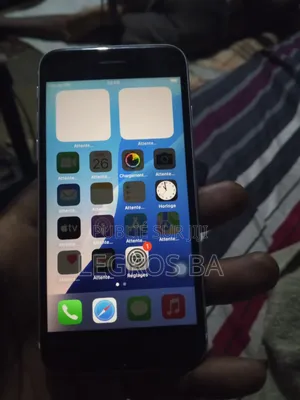 Apple iPhone SE 64 GB Rouge