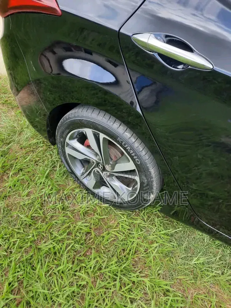 Hyundai Elantra 2015 Noir
