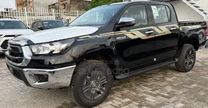 Nouveau Toyota Hilux 2025 Noir