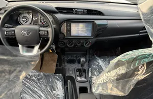 Nouveau Toyota Hilux 2025 Noir
