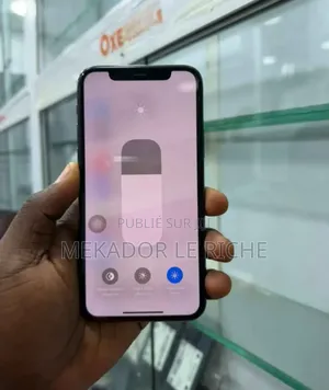 Nouveau Apple iPhone 11 Pro Max 64 GB Noir