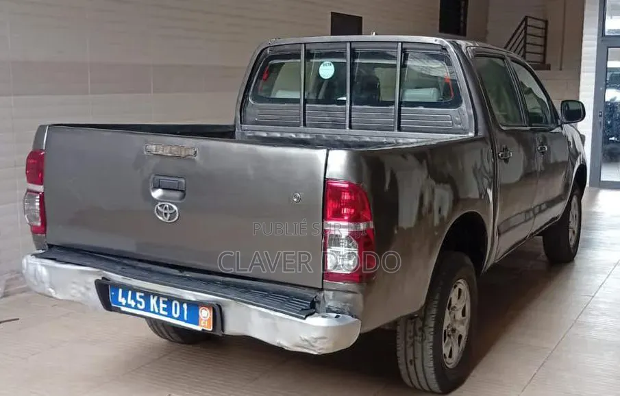 Toyota Hilux 2013 Gris