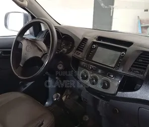 Toyota Hilux 2013 Gris