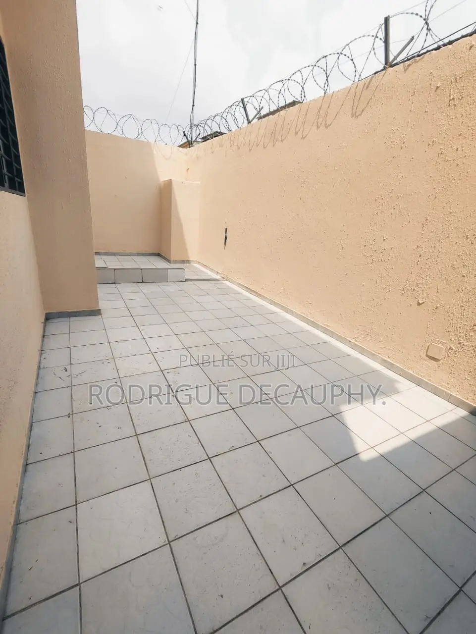4chbre Duplex dans Villa Duplex, Cocody à Vendre