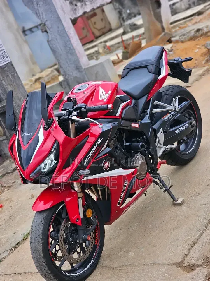 Nouveau Honda CBR 2021 Rouge