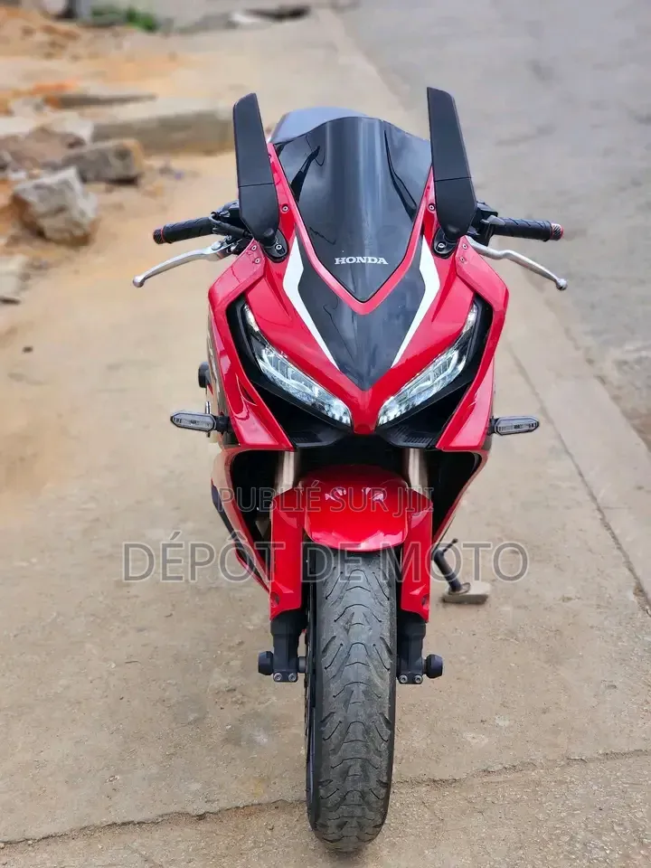 Nouveau Honda CBR 2021 Rouge