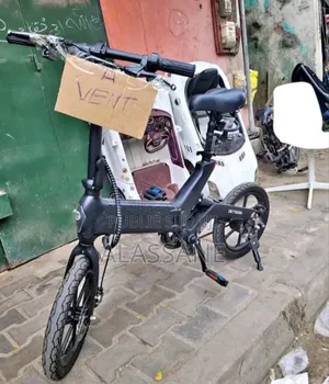 Disponible Si Vous Êtes Intéressé Appel Moi