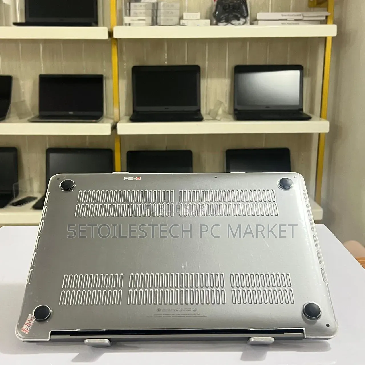 Nouveau Apple MacBook Pro 2022 M2 8GB Apple M2 SSD 512GB
