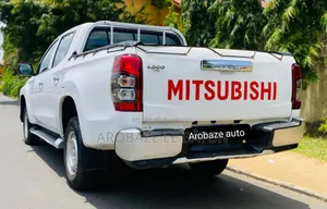 Mitsubishi L200 Club Cab 2.2 4WD 2020 Blanc cassé