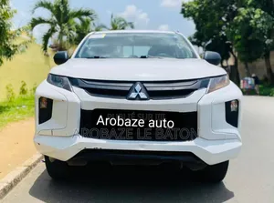 Mitsubishi L200 Club Cab 2.2 4WD 2020 Blanc cassé