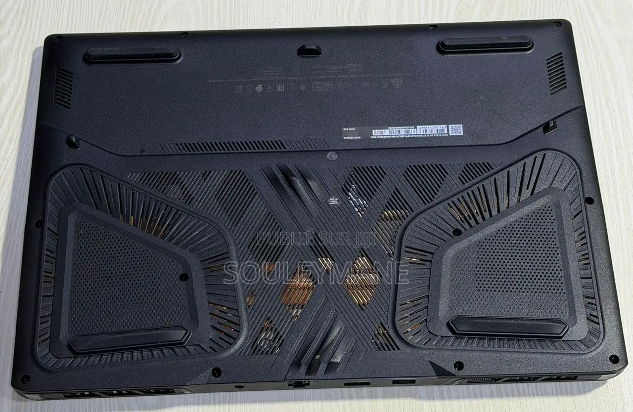 Ordinateur portable MSI Cyborg 15 16GB Intel Core Ultra 7 SSD 512GB