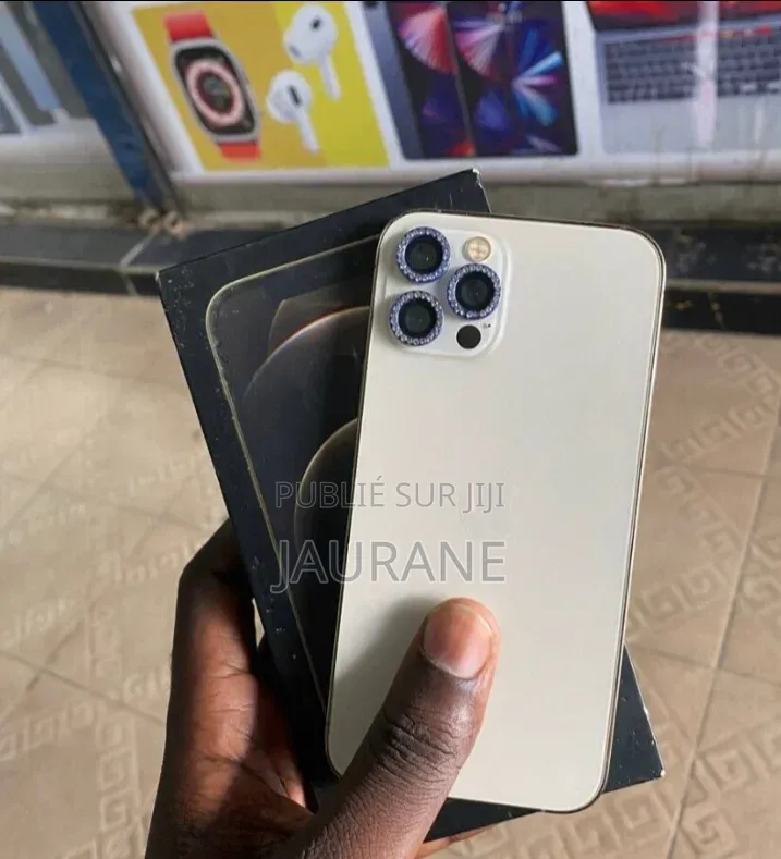 Nouveau Apple iPhone 12 128 GB Noir