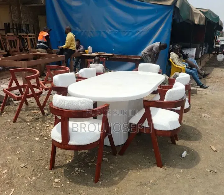 Table À Manger