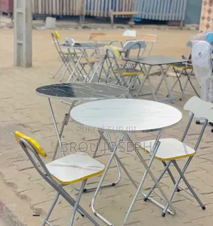 Table Et Chaises