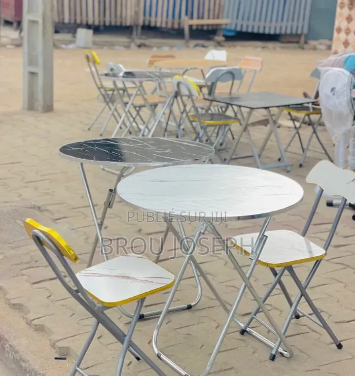 Table Et Chaises