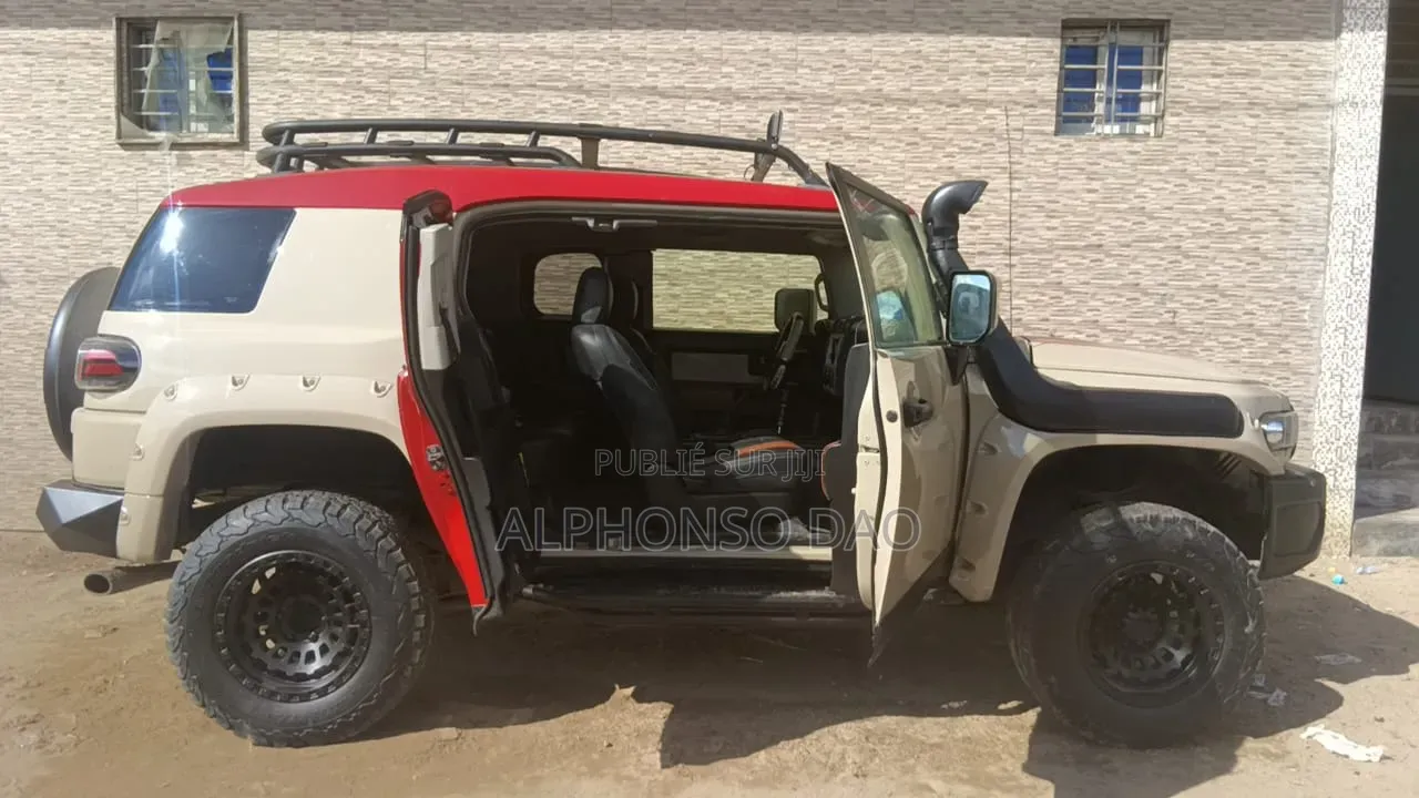 Toyota FJ Cruiser Base 4x4 2008 Beige
