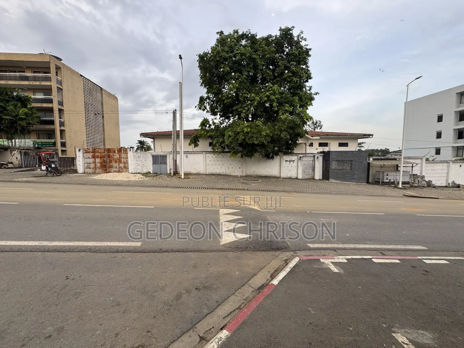 À Vendre — Terrain Bâti 2 253 M2 | Cocody Danga (Rue Lepic)