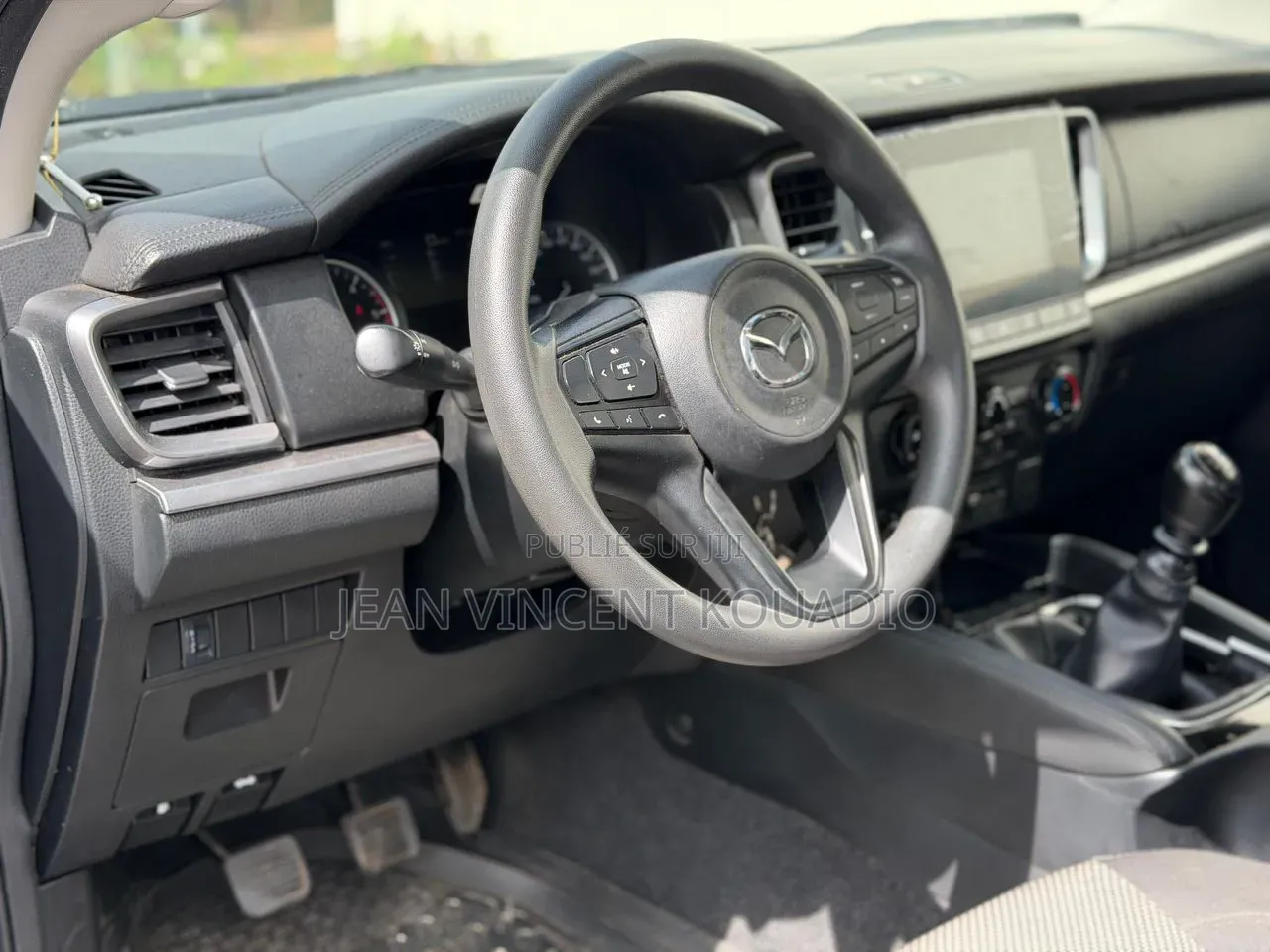 Mazda BT-50 2024 Gris