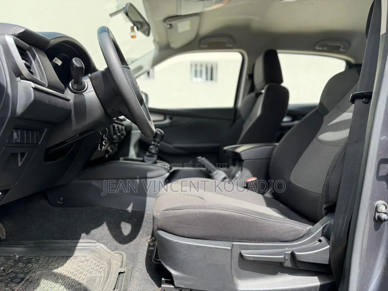 Mazda BT-50 2024 Gris
