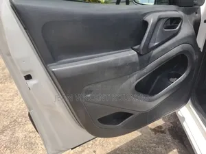 Peugeot Partenaire 2019 Blanc