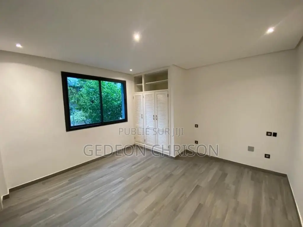 3chbre Appartement dans Cocody à Louer