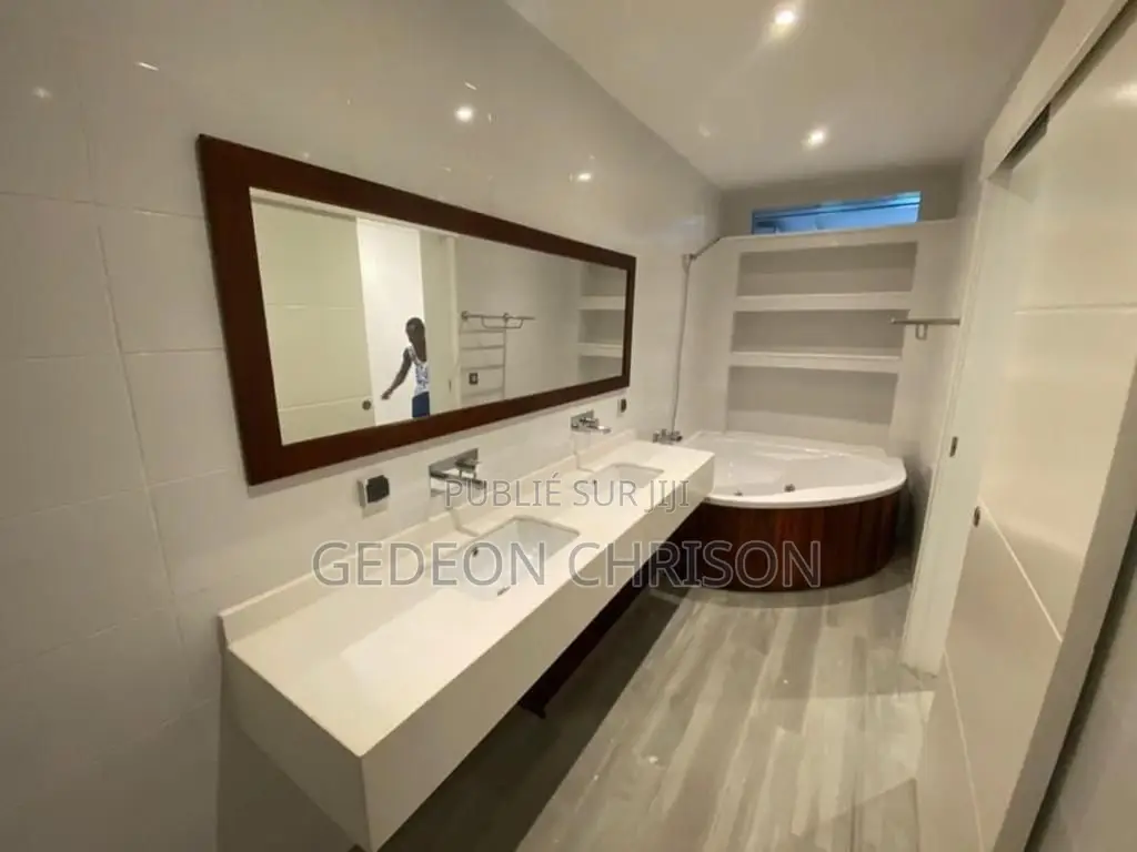 3chbre Appartement dans Cocody à Louer