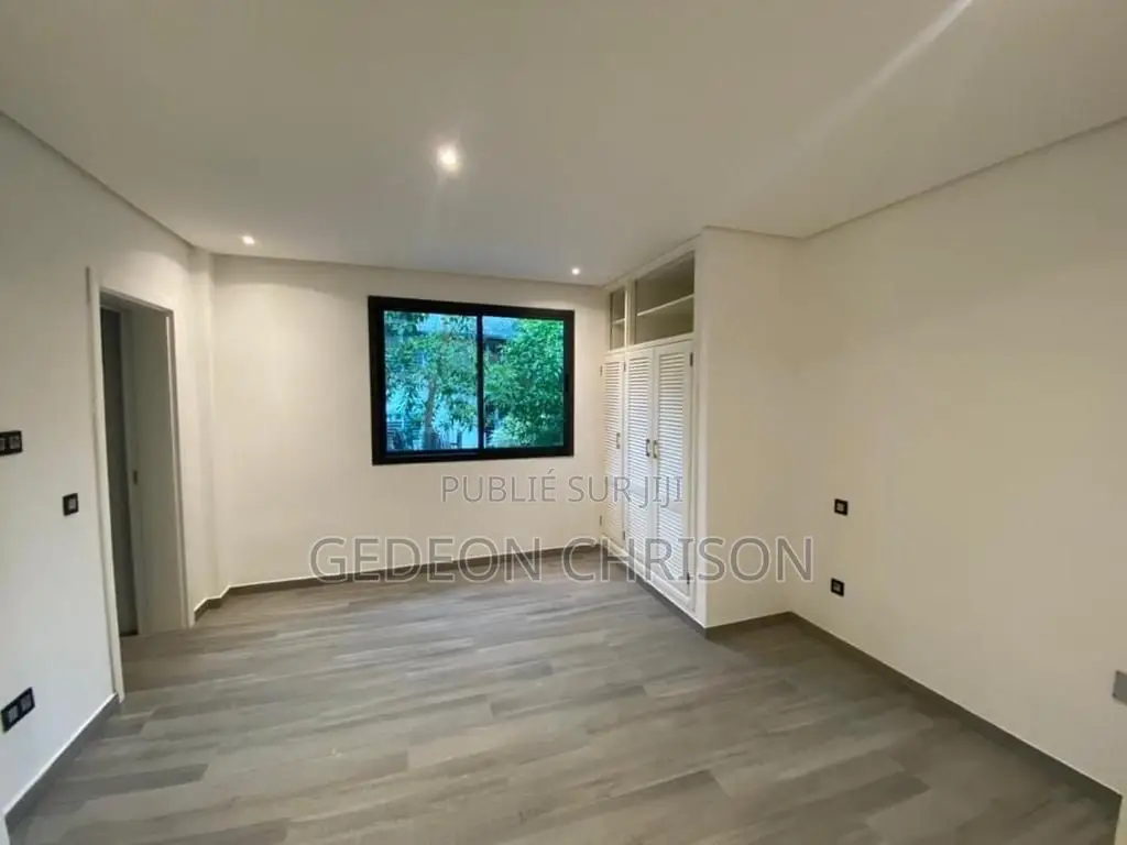 3chbre Appartement dans Cocody à Louer