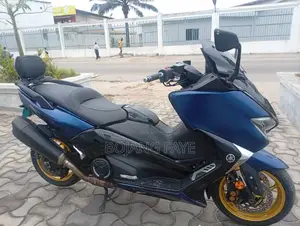 Nouveau Yamaha Crux 2020 Bleu